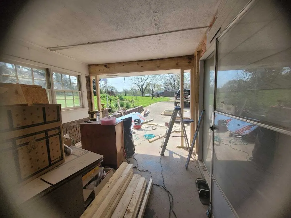 Air movers and dehumidifier for Drying & Dehumidification in Gahanna